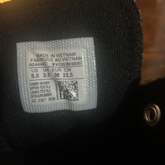 All stars converse high top woman size 5.5. Closet cleanout sale.. - Picture 11 of 12